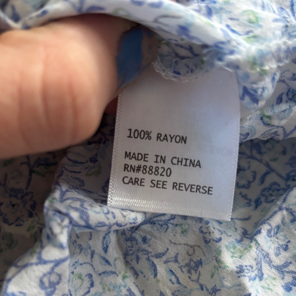 Fairycore Cynthia Rowley Blue and White Floral V-Neck Blouse | Size L - Picture 6 of 7